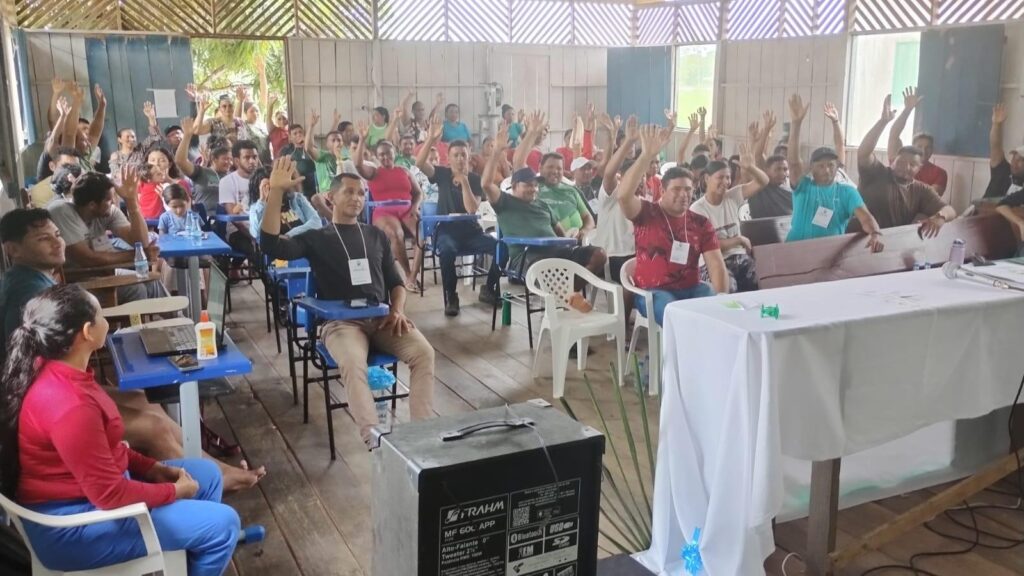 Instituto Juruá consolida participação em assembleias, fortalecendo o diálogo na construção de decisões coletivas no território.